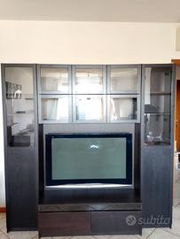 Parete IKEA TV rinforzata libreria BILLY + BESTÅ