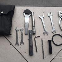 KIT ATTREZZI YAMAHA R1 04 05 06