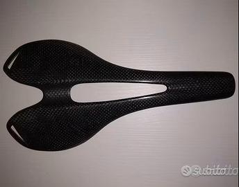 Sella in carbonio come nuova