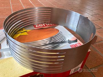 Tortiera regolabile a strati