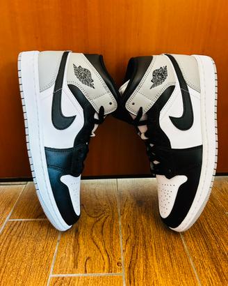 Nike Air Jordan 1 Mid light smoke grey 42 EU nuove