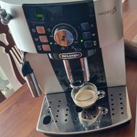  Macchina caffè - MAGNIFICA S