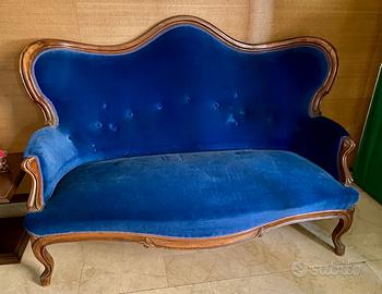 Divano Luigi Filippo a tre gobbe