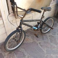BICICLETTA BMX