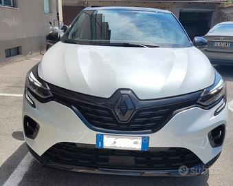 Renault Captur Full Hybrid Rive Gauche  145 cv