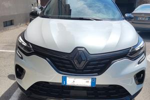 Renault Captur Full Hybrid Rive Gauche  145 cv
