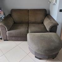 Divano 2 posti con pouf 