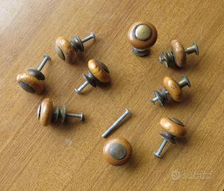 9 maniglie a pomello in ottone e legno con viti in