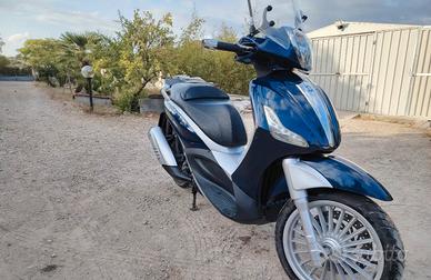 Beverly 300 ie