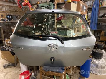 portellone posteriore toyota yaris 2008