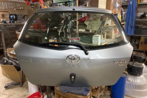 portellone posteriore toyota yaris 2008