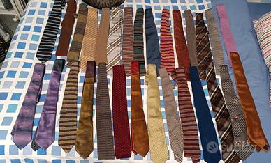 Lotto cravatte cravattini e foullard vintage