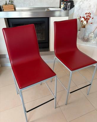 Coppia di sgabelli in cuoio rosso