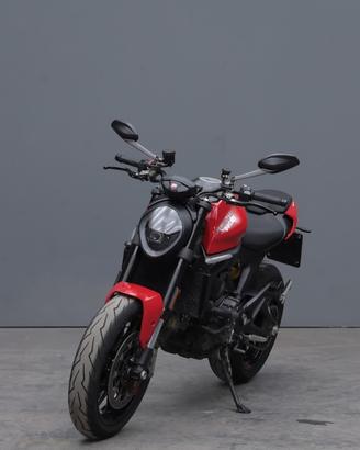 DUCATI Monster 937