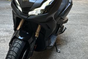 Adv 350 Anno 2024 Matte Coal Black Metallic