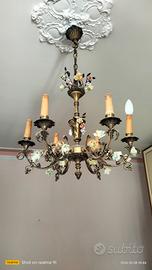 lampadario con rose Capodimonte 