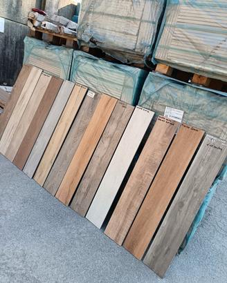 Piastrella Gres Porcellanato effetto legno 20x120