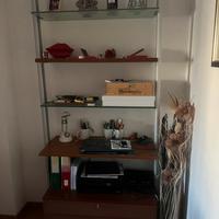 Parete attezzata mobile ingresso poltrone e puff