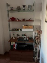 Parete attezzata mobile ingresso poltrone e puff