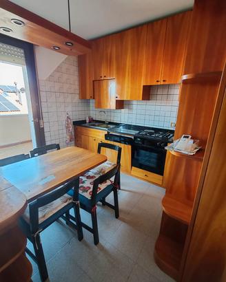 Cucina in legno massello