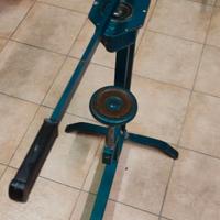 Imbottigliatore per tappi di sughero