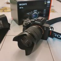 Sony A7 III + 28-70 OS – 990 SCATTI, Pari al Nuovo