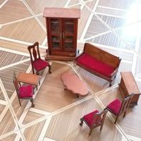 Salone soggiorno legno casa delle bambole arredo