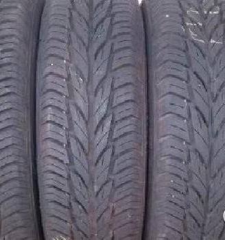 4completo di 4 gomme. Usate 165 60 14. Uniroyal