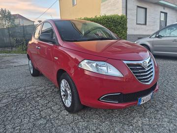 Lancia Ypsilon 0.9 TwinAir 85 CV 5 porte Metano Ec
