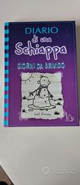 Libro "Diario di una schiappa Giorni da brivido"