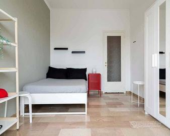 Stanza in appartamento di 125 m² a Milano