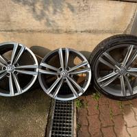 3 Cerchi originali volkswagen 18 pollici + 1 gomma