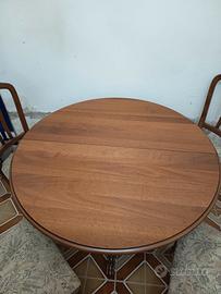 Tavolo allungabile+4 sedie imbottite 