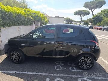  Lancia Ypsilon Hybrid 70 CV Oro