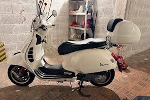 Piaggio Vespa 300 GTS - 2010