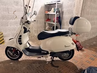 Piaggio Vespa 300 GTS - 2010
