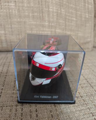 Ferrari Casco F1 Kimi Räikkönen 2007 Scala 1:5