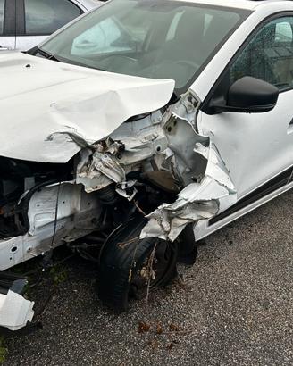 Dacia spring 2021 electric incidentata