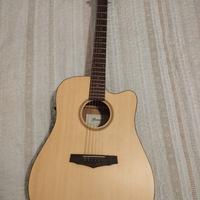 Chitarra elettroacustica (suitcase incluso)