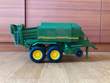 Pressa imballatrice Bruder 02017