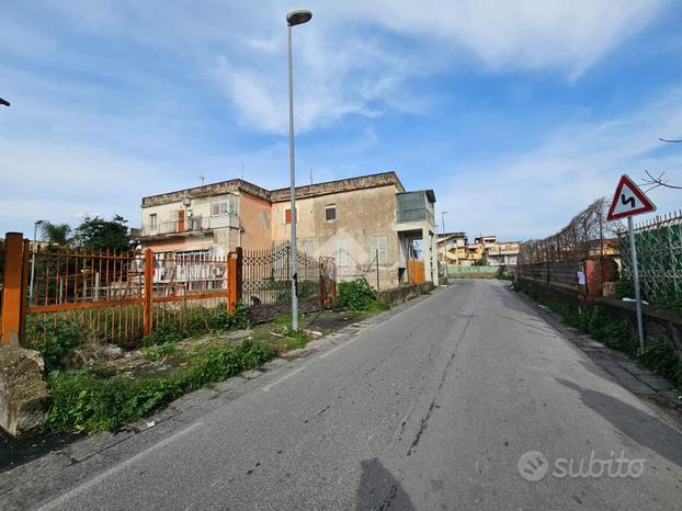 3 LOCALI A TORRE ANNUNZIATA