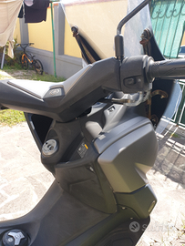 Xmax 155 pari al nuovo,pochi chilometri