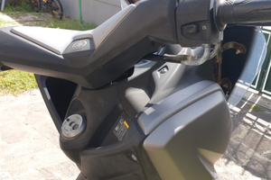 Xmax 155 pari al nuovo,pochi chilometri