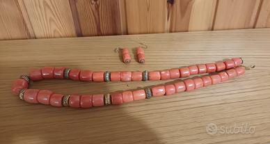collana e orecchini in corallo Bambù 