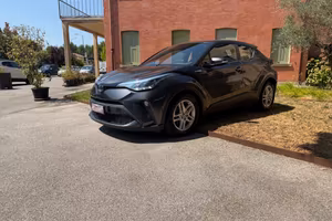 Toyota C-HR 1.8h Business e-cvt