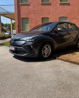 Toyota C-HR 1.8h Business e-cvt