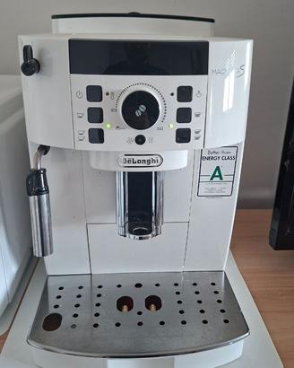 Macchina caffè automatica Delonghi Magnifica S