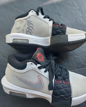Scarpe da basket Nike LeBron 8 