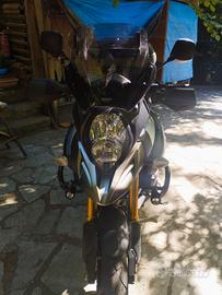 Suzuki v-storm 1000 2016 27000 km 