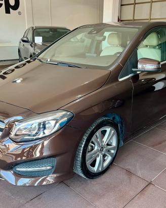 Mercedes B 180 Premium full opt.